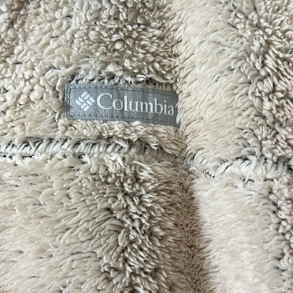 Ladies Columbia Fuzzy Pullover - Picture 2 of 12